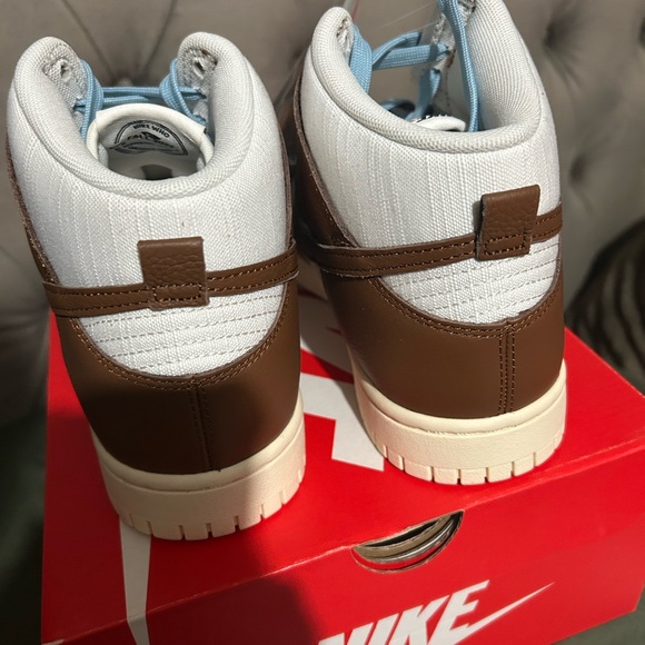 Nike High-Top Sneakers in Brown and White with Blue Laces